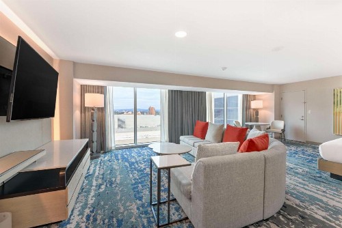 Hilton Anaheim - image 37