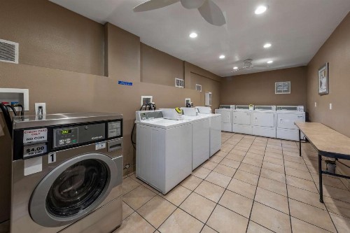 Best Western Plus Stovall's Inn - image 12