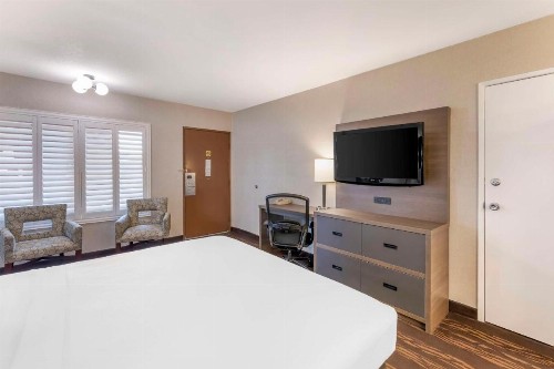 Best Western Plus Stovall's Inn - image 27