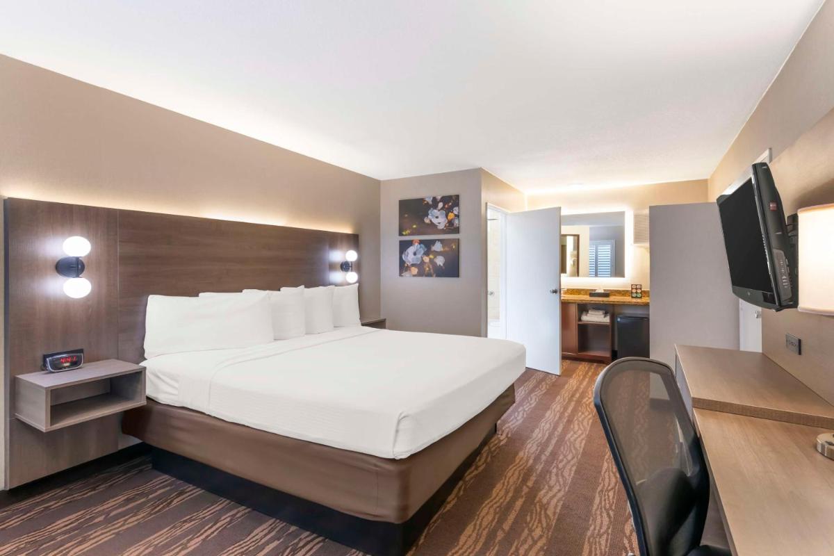 Best Western Plus Stovall's Inn - image 5