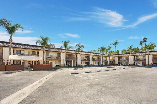 Stanford Inn & Suites Anaheim - image 19
