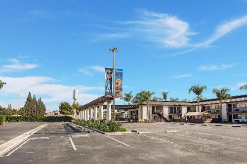 Stanford Inn & Suites Anaheim - image 21