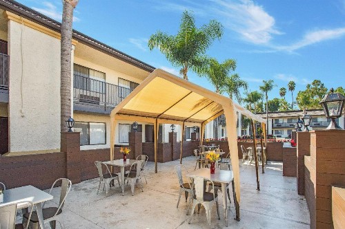 Stanford Inn & Suites Anaheim - image 25