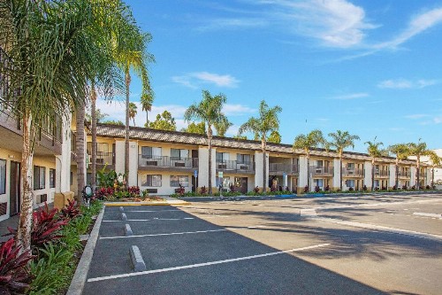 Stanford Inn & Suites Anaheim - image 4