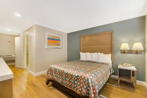 Hotel 414 Anaheim - image 10