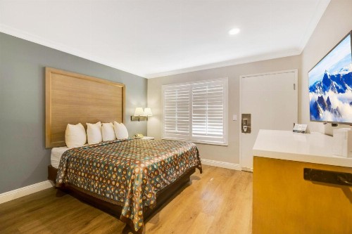 Hotel 414 Anaheim - image 17