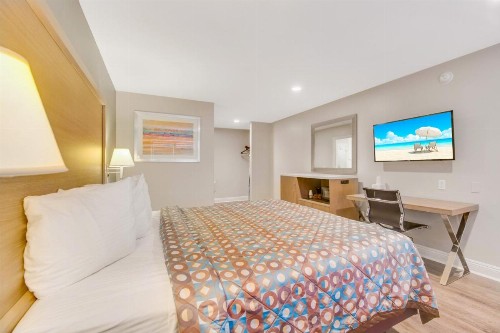 Hotel 414 Anaheim - image 2