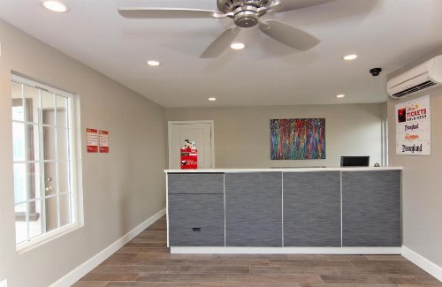 Hotel 414 Anaheim - image 30
