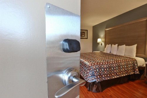 Hotel 414 Anaheim - image 36