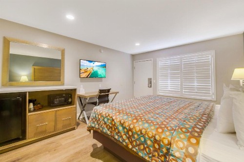Hotel 414 Anaheim - image 7