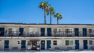 Motel 6-Anaheim CA - Convention Center - image 3