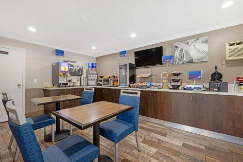 Best Western Courtesy Inn - Anaheim Park Hotel - image 10