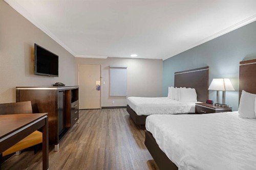 Best Western Courtesy Inn - Anaheim Park Hotel - image 11