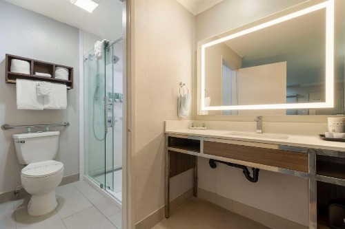 Best Western Courtesy Inn - Anaheim Park Hotel - image 22