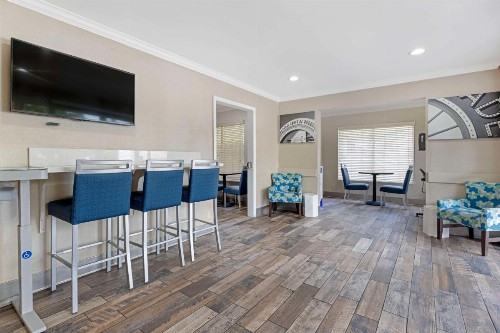 Best Western Courtesy Inn - Anaheim Park Hotel - image 28