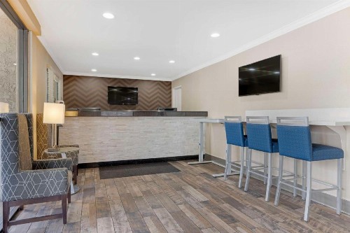 Best Western Courtesy Inn - Anaheim Park Hotel - image 9