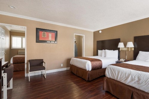 Americas Best Value Inn & Suites Anaheim - image 11