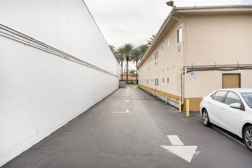 Americas Best Value Inn & Suites Anaheim - image 12