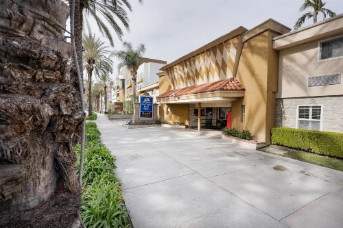 Americas Best Value Inn & Suites Anaheim - image 17