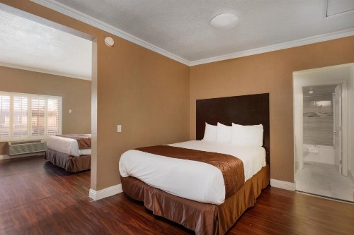 Americas Best Value Inn & Suites Anaheim - image 18
