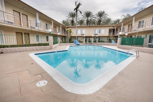 Americas Best Value Inn & Suites Anaheim - image 21