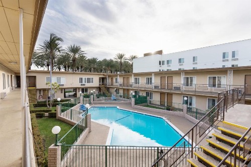 Americas Best Value Inn & Suites Anaheim - image 23
