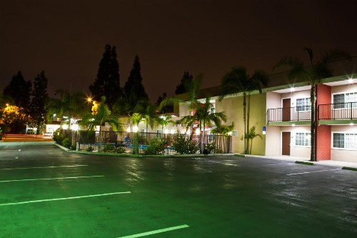 Budget Inn Anaheim near Disneyland Drive - image 19