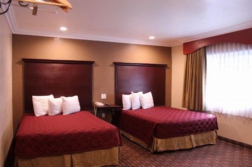 Budget Inn Anaheim near Disneyland Drive - image 24