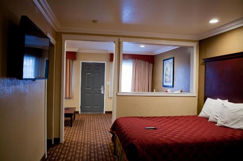 Budget Inn Anaheim near Disneyland Drive - image 26
