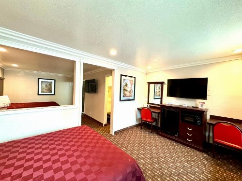 Budget Inn Anaheim near Disneyland Drive - image 39