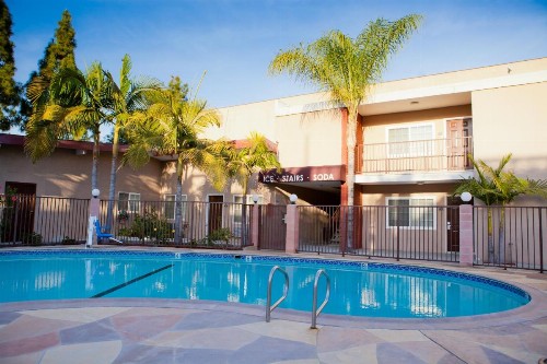 Budget Inn Anaheim near Disneyland Drive - image 6