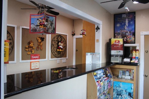 Budget Inn Anaheim near Disneyland Drive - image 8