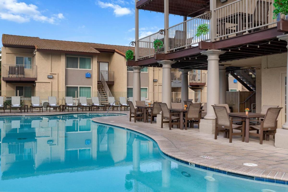 Club Wyndham Dolphin's Cove - image 4