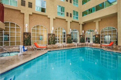 Desert Palms Hotel & Suites Anaheim Resort - image 10