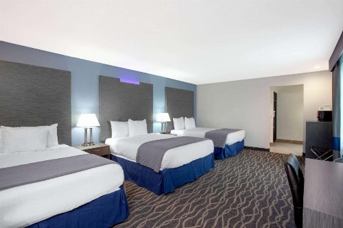 Travelodge Inn & Suites by Wyndham Anaheim on Disneyland Dr - image 21