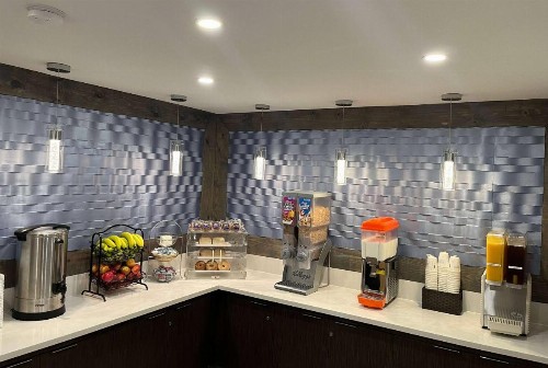 Travelodge Inn & Suites by Wyndham Anaheim on Disneyland Dr - image 23