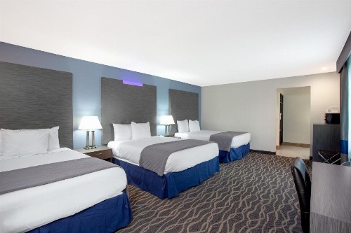 Travelodge Inn & Suites by Wyndham Anaheim on Disneyland Dr - image 25