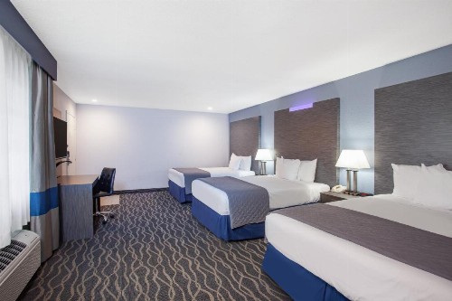 Travelodge Inn & Suites by Wyndham Anaheim on Disneyland Dr - image 26