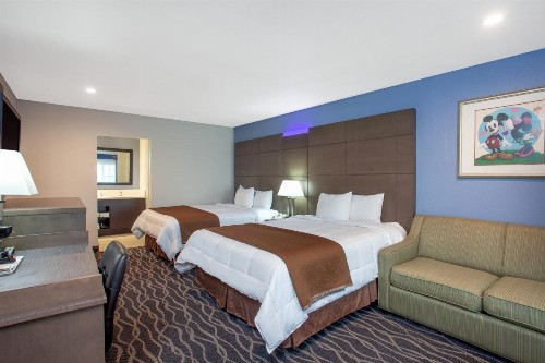 Travelodge Inn & Suites by Wyndham Anaheim on Disneyland Dr - image 29