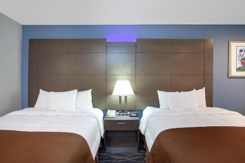 Travelodge Inn & Suites by Wyndham Anaheim on Disneyland Dr - image 31