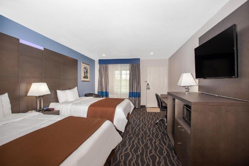 Travelodge Inn & Suites by Wyndham Anaheim on Disneyland Dr - image 33