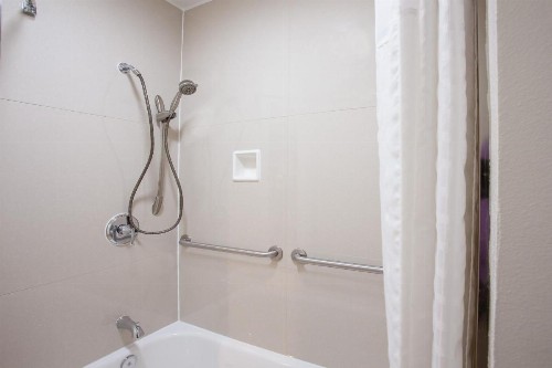 Travelodge Inn & Suites by Wyndham Anaheim on Disneyland Dr - image 38