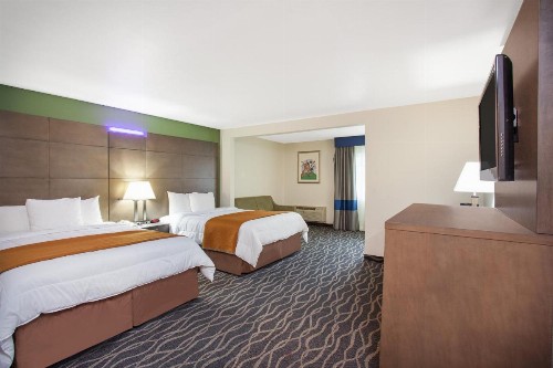 Travelodge Inn & Suites by Wyndham Anaheim on Disneyland Dr - image 41