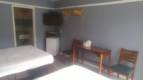 Riviera Motel - image 16