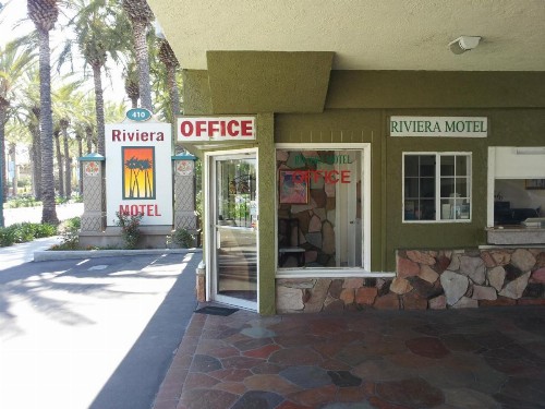 Riviera Motel - image 3