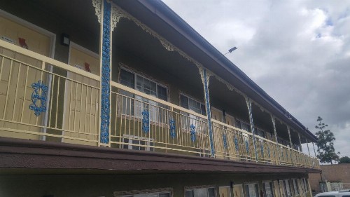 Riviera Motel - image 6