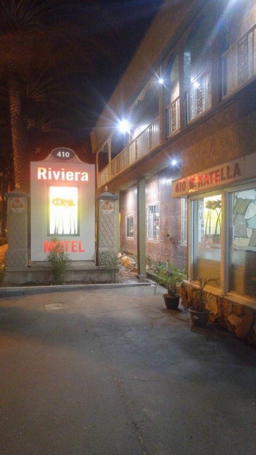 Riviera Motel - image 8