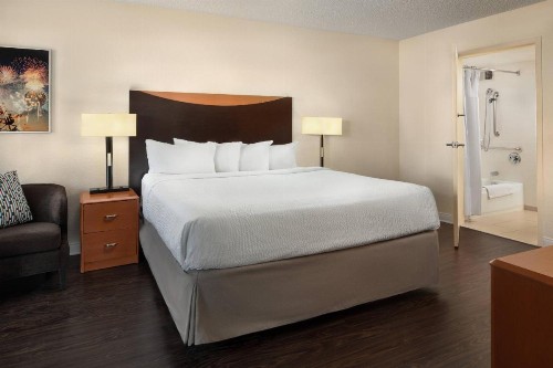 Fairfield by Marriott Anaheim Resort - image 29