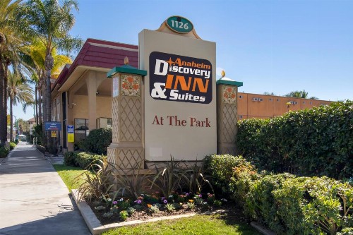 Anaheim Discovery Inn and Suites