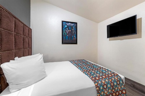 Anaheim Discovery Inn and Suites - image 10